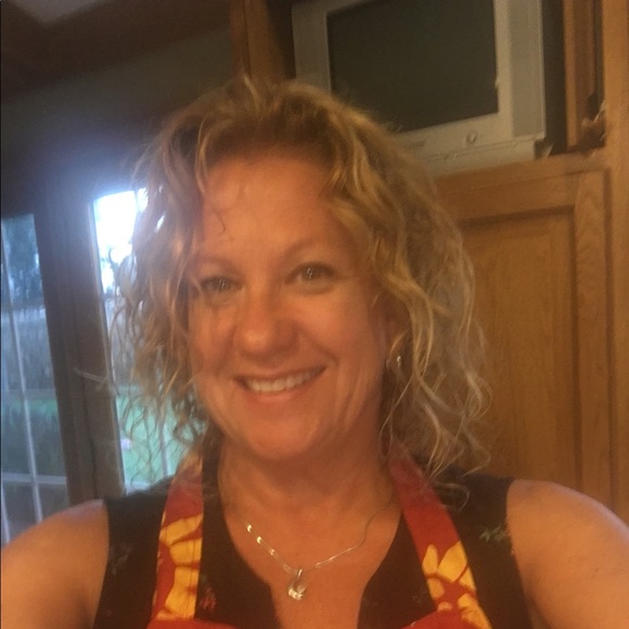 Meet your Posher, Michele - Picture 1 of 1